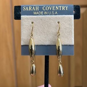 NWT Vintage Sarah Coventry gold tone earrings